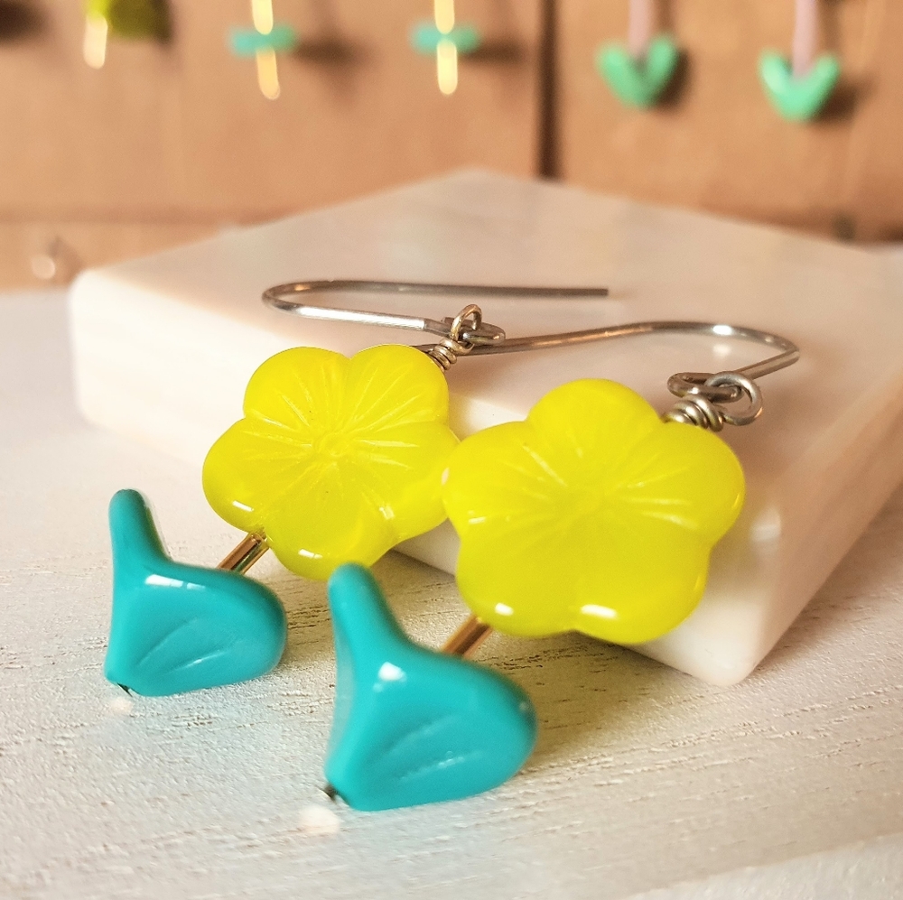 Hibiscus Handmade Retro Glass Earrings